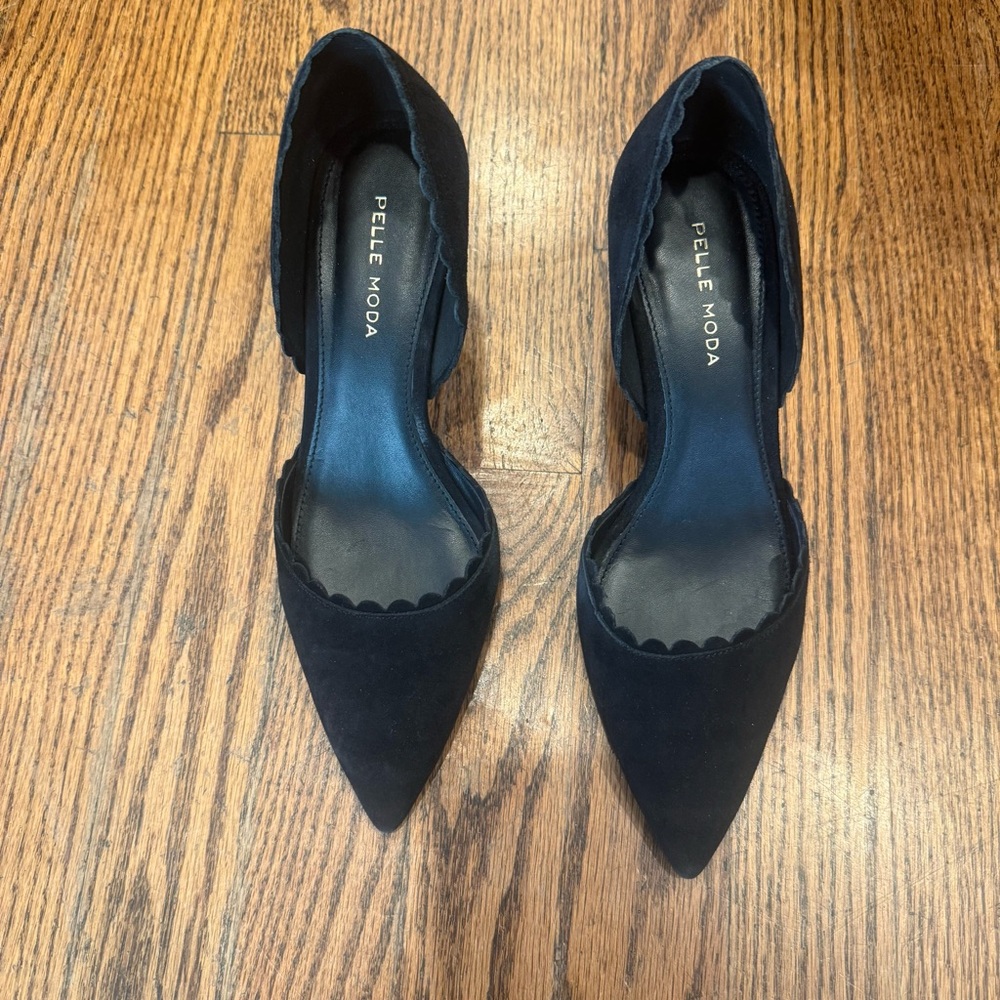 Pelle Moda Women's Navy Suede Heels